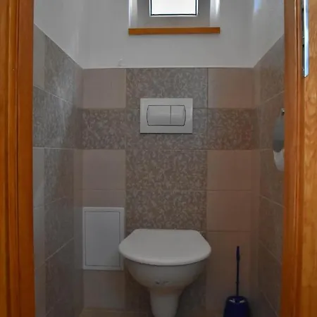 Ranc Lodge *